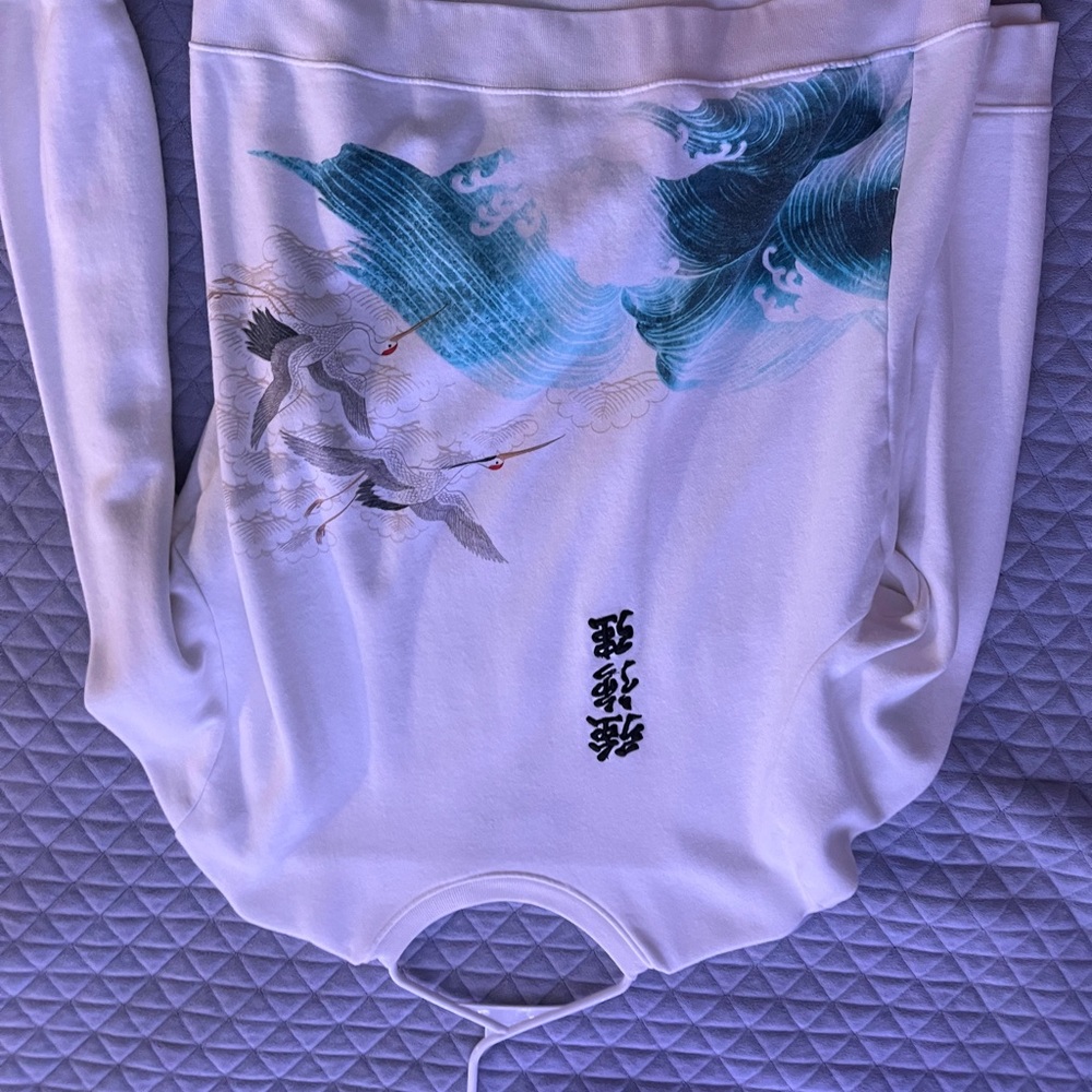Japanese style crew neck white with bird